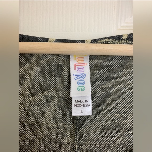 Lularoe top - Picture 4 of 4